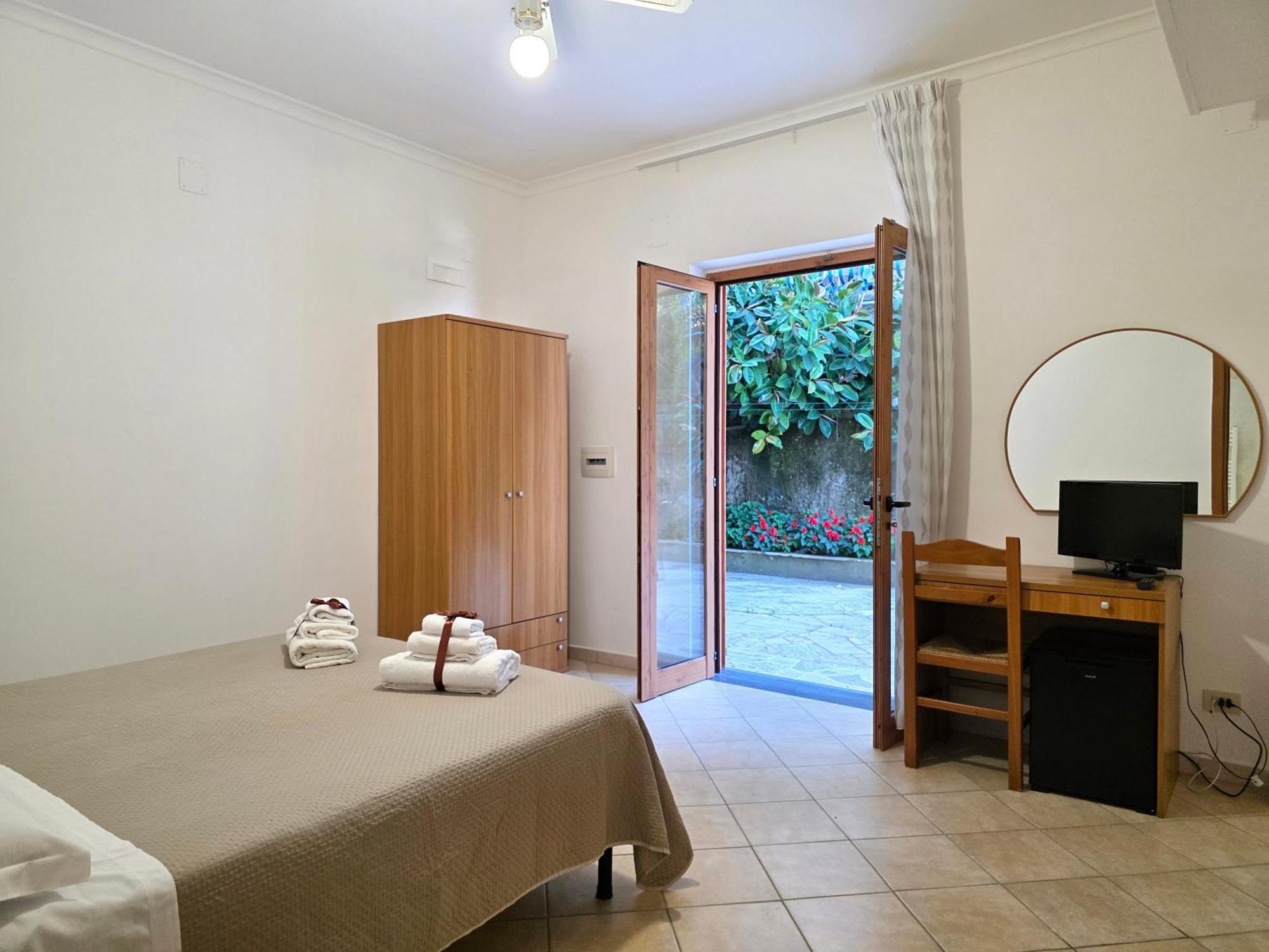 Oasi Relais Bed & Breakfast วีโกเอเกวนเซ ภายนอก รูปภาพ